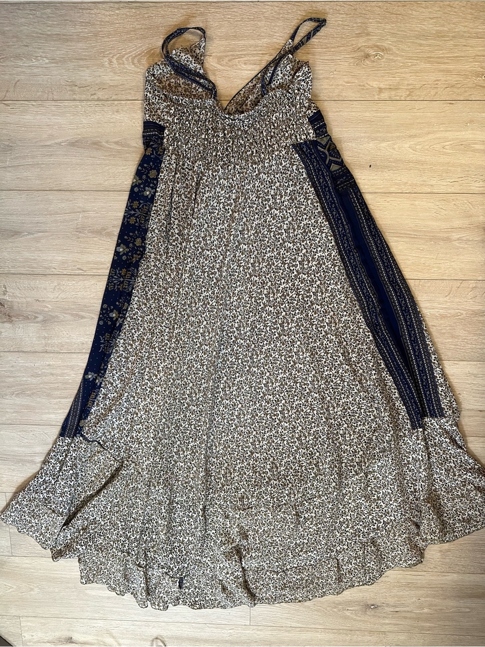 Celina- Flowy Maxi Bohemian V-Neck Dress in Navy and Cream - Beach wear One Size - Picture 3 of 5